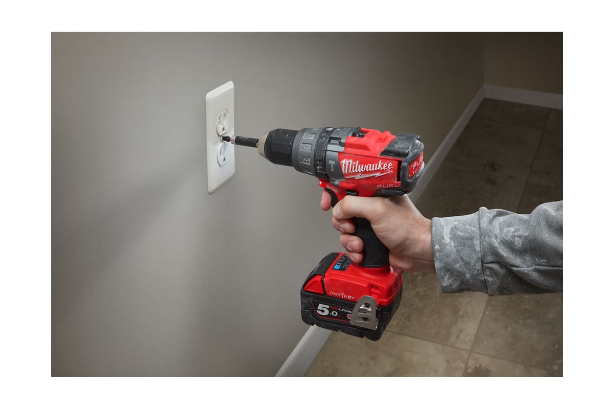 Аккумуляторная дрель шуруповерт Milwaukee M18 ONEPD 502X FUEL ONE KEY