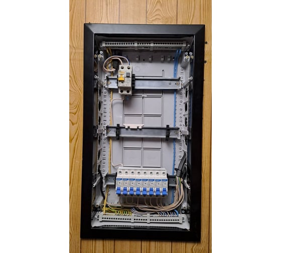 Щиток скрытой проводки Рувинил Тусо на 36 модулей с