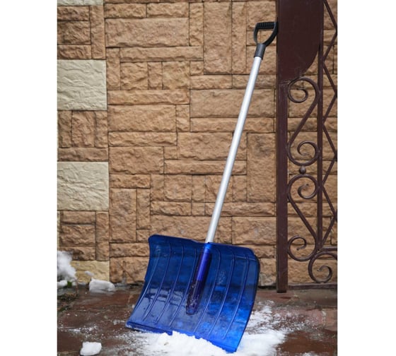 Изображение товара Поликарбонатная лопата ООО Агростройлидер №2 510x370 мм с алюминиевым черенком и v-ручкой в сборе СНЕГ-02.02.31