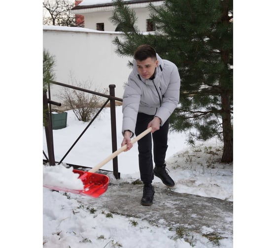 Изображение товара Лопата поликарбонатная ООО Агростройлидер №1 450x390мм с деревянным черенком 1200мм в сборе СНЕГ-02.01.1