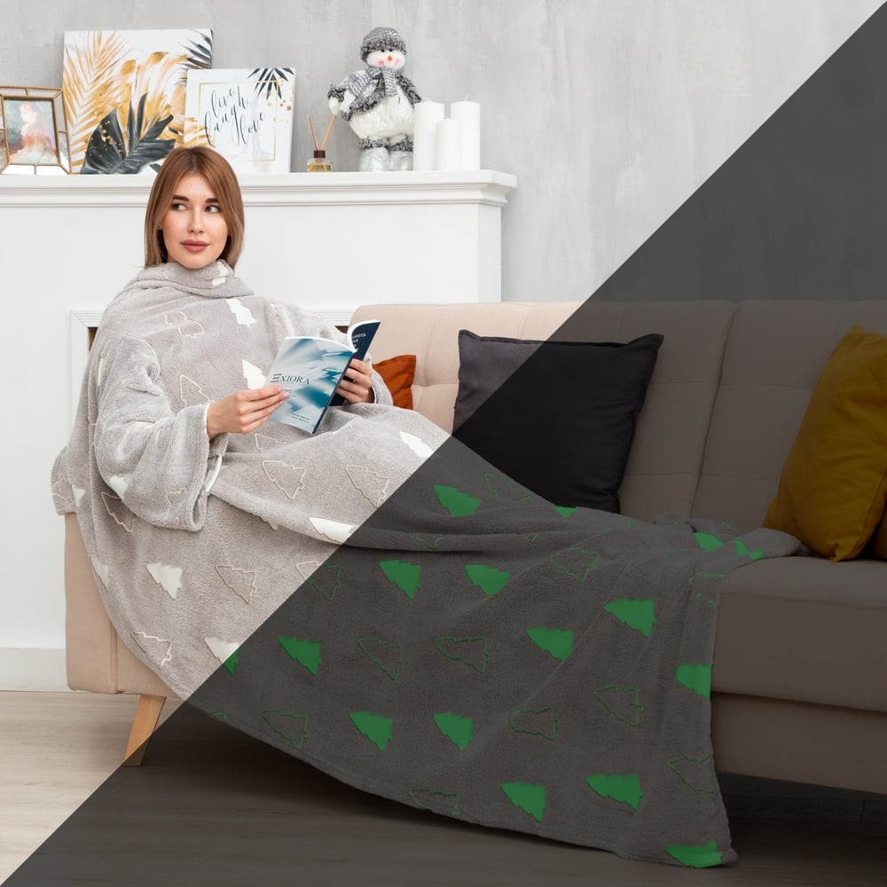 Изображение товара Светящийся в темноте плед с рукавами Этель Елочки 150x200 мягкий и уютный