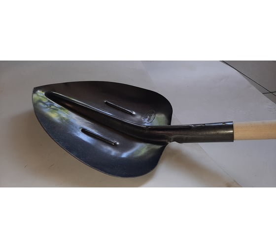 Изображение товара Лопата ООО ПК Тандем-АГРО горно-рудная из рельсовой стали 330x350x470мм с деревянным черенком 1 сорта 1200мм 4670016437464