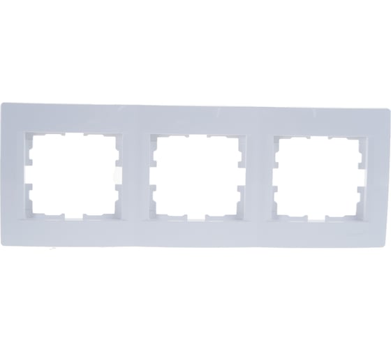 Изображение товара Трехместная горизонтальная рамка LEZARD KARINA б/ вст белая 707-0200-148