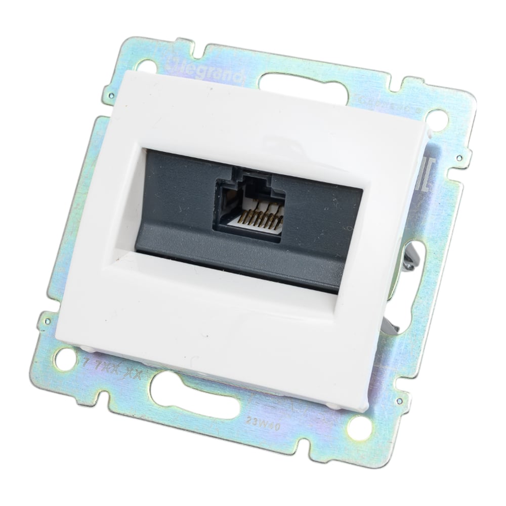 Изображение товара Розетка Legrand Valena RJ45 категория 6 UTP белая встроенная 774246