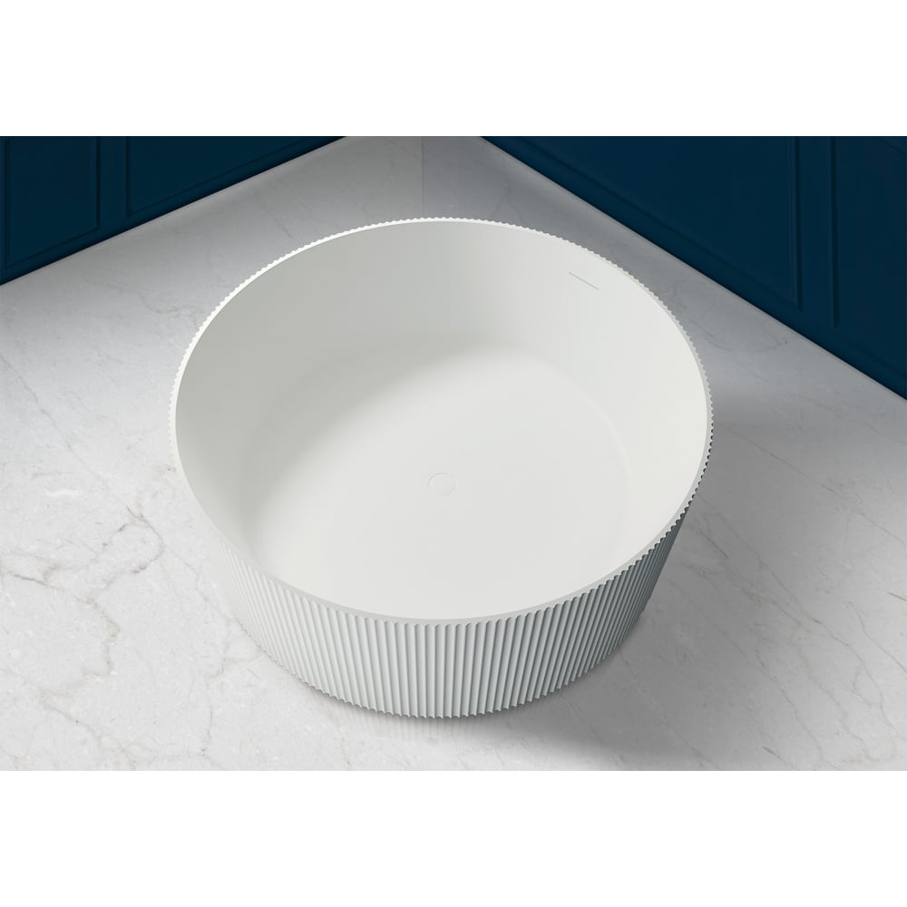 Изображение товара Ванна из искусственного камня ABBER Stein белая матовая AS9679 современная и вместительная