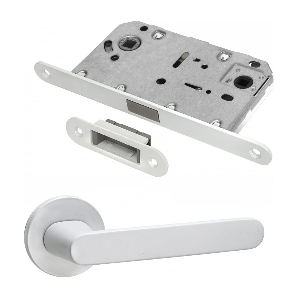Изображение товара Комплект для межкомнатной двери PAULINIDOR с ручками 545-06 slim и магнитной защелкой 5096