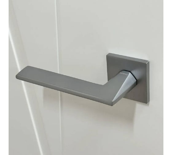 Изображение товара Ручка дверная Rucetti RAP 30 SLIM-S SC, на квадратной розетке 6 мм, цвет - матовый хром 9014615