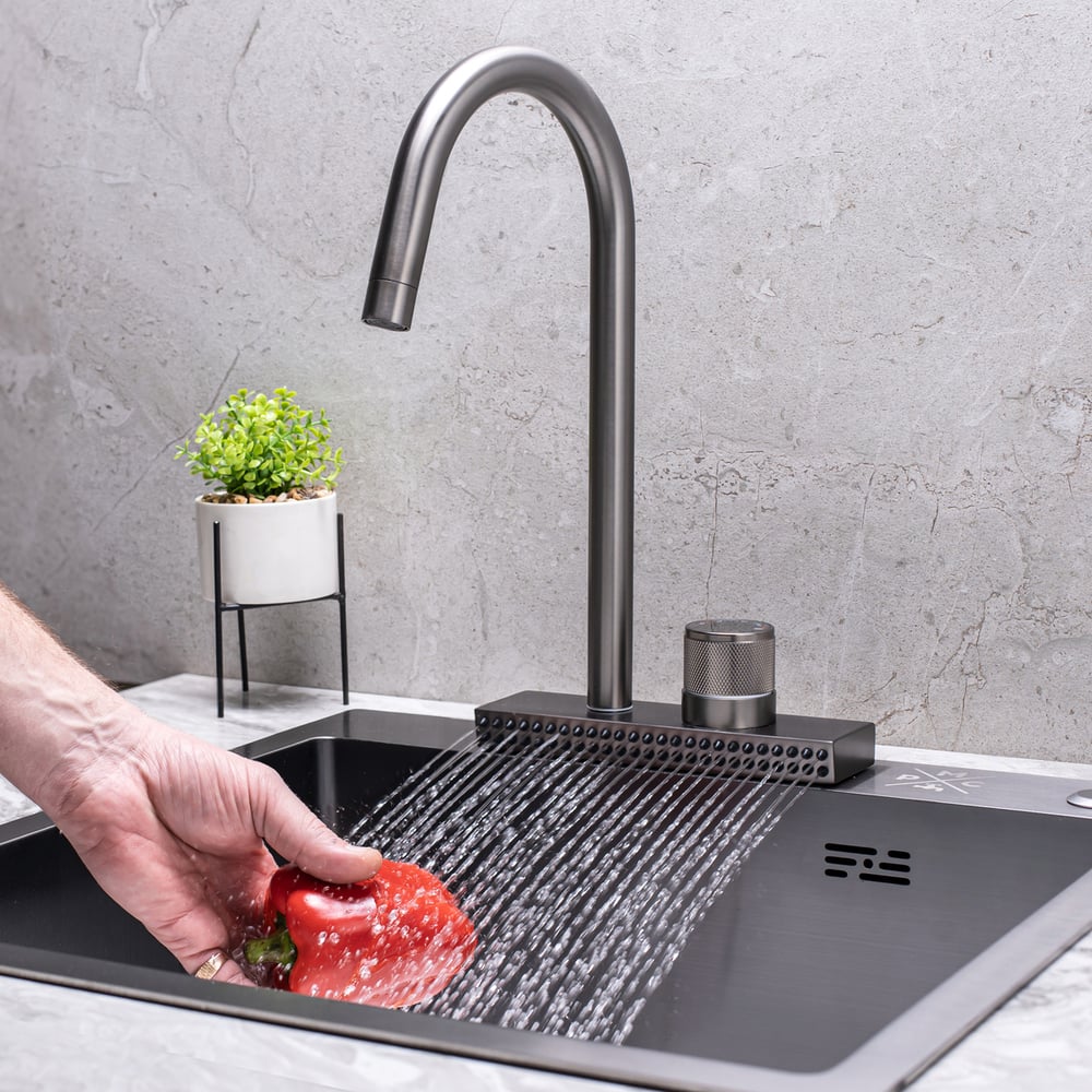 Изображение товара Смеситель для кухни РМС SUS130PVD-017F графит однорычажный с поворотным изливом