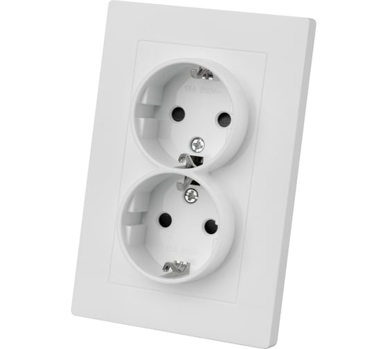 Изображение товара Розетка двойная TDM ELECTRIC 2п+з 16А 250В с защитными шторками белая "сенеж" SQ1816-0037