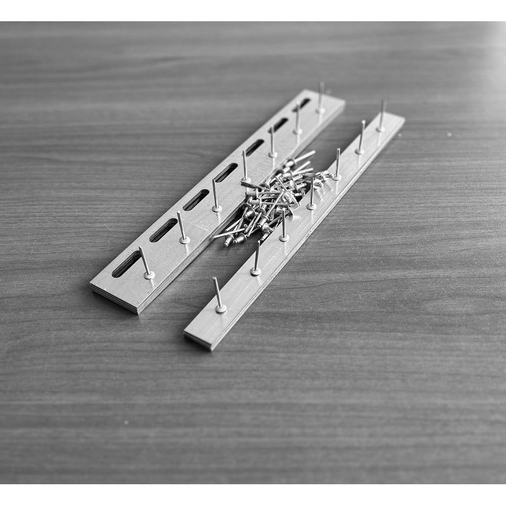 Изображение товара Комплект планок Домовой Прошка для полосовой ПВХ завесы 300 мм 5 шт заклепки 35 шт