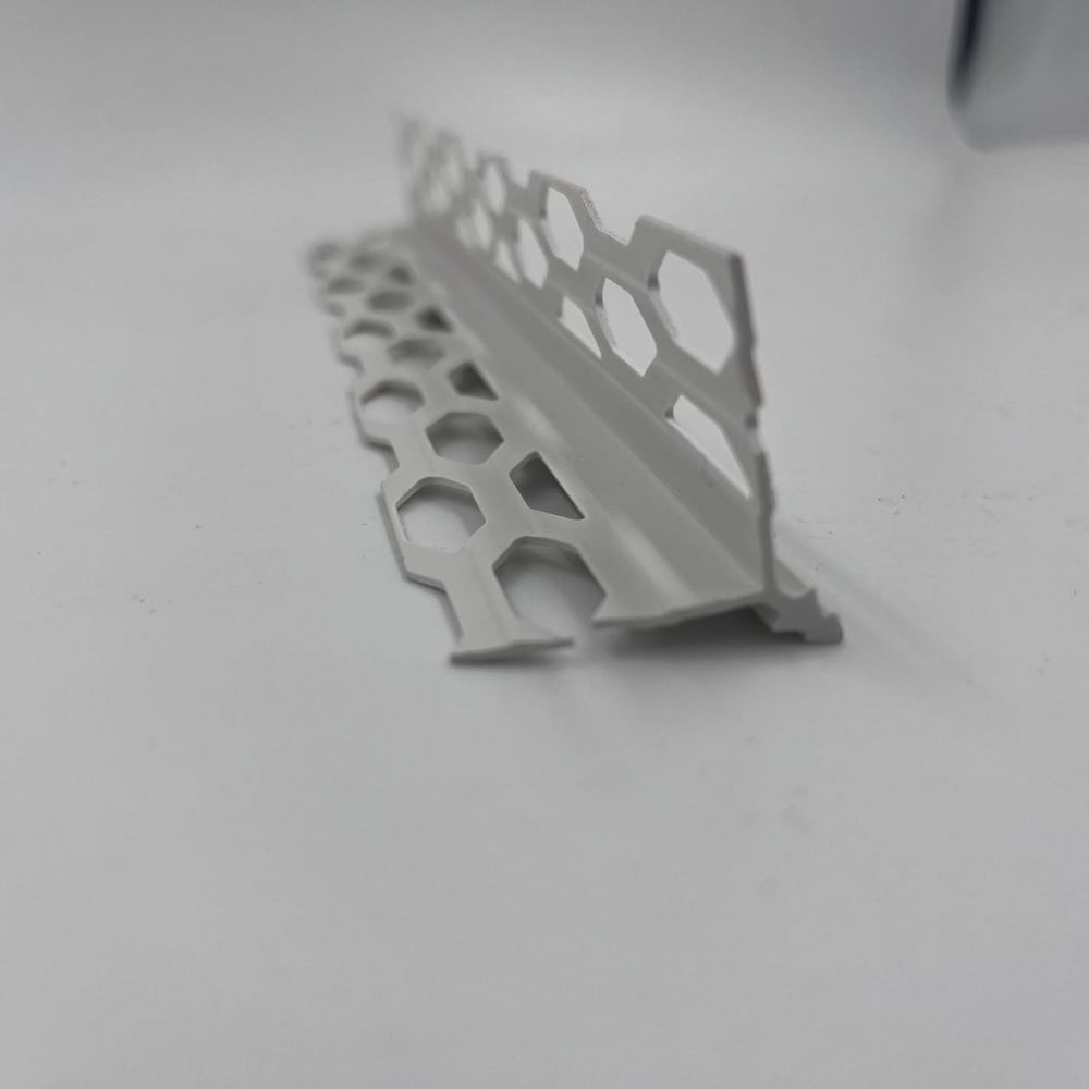 Изображение товара Штукатурный уголок ДОН ПЛАСТ ЮГ острый, с маяком, 6 мм, 27 мм х 27 мм, длина 3 м 638084