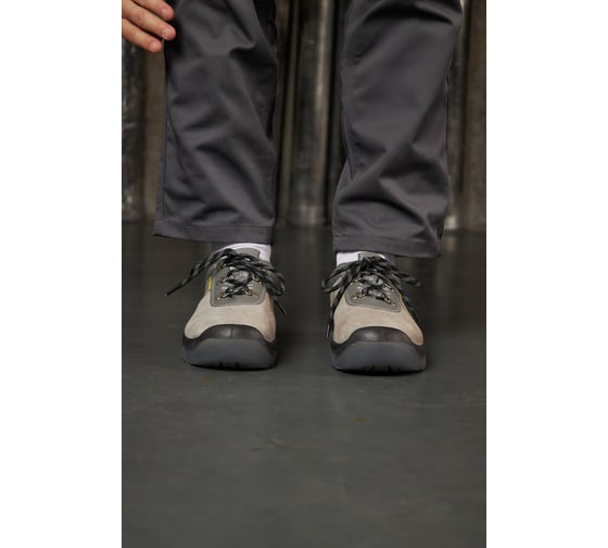 Изображение товара Полуботинки защитные замшевые Delta Plus FENNEC4 S1P SRC серого размер 40 FEN4PGR40