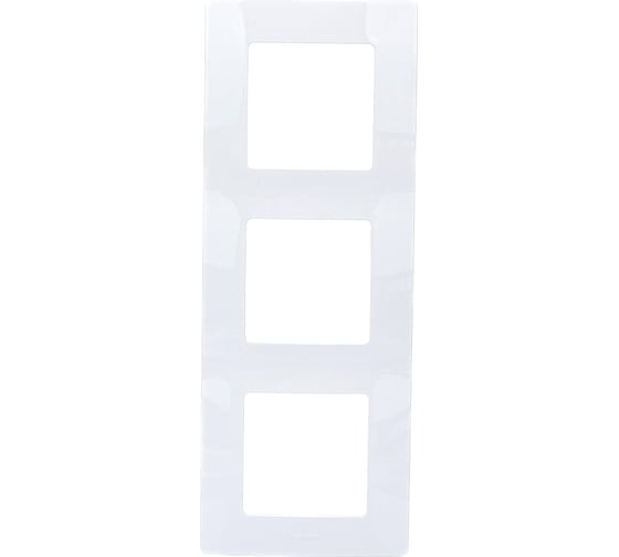 Изображение товара Рамка Legrand Etika 3 поста белый Leg 672503