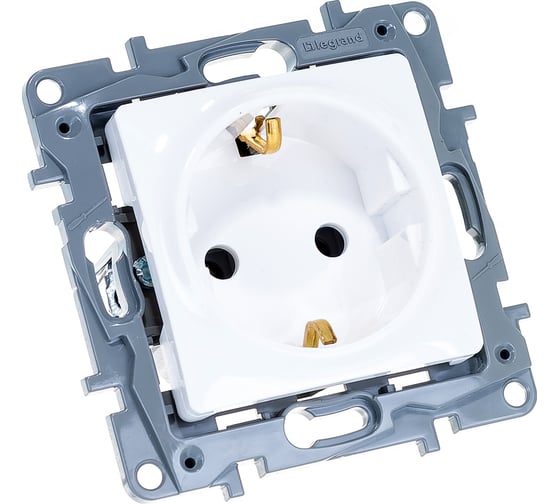 Изображение товара Розетка Legrand с заземлением Legrand Etika без шторок 16А 250В винтовые зажимы белый 672221