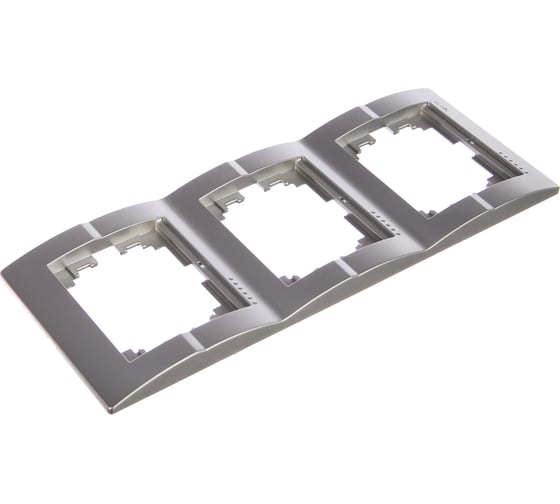 Изображение товара Трехместная вертикальная рамка Lezard DERIY серебристый металлик 702-2800-153