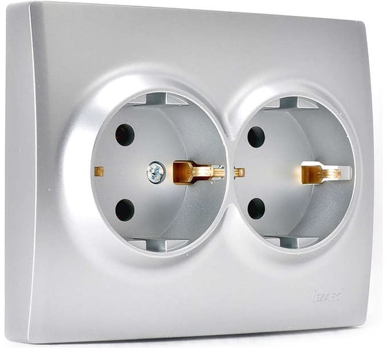 Изображение товара Двойная розетка Lezard KARINA, с заземлением, ПБТ, матовое серебро 707-4300-127B