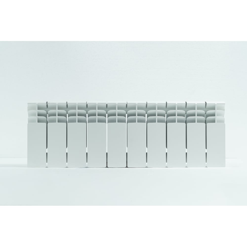 Изображение товара Биметаллический радиатор STOUT TITAN 7 секций боковое подключение 728 Вт белый