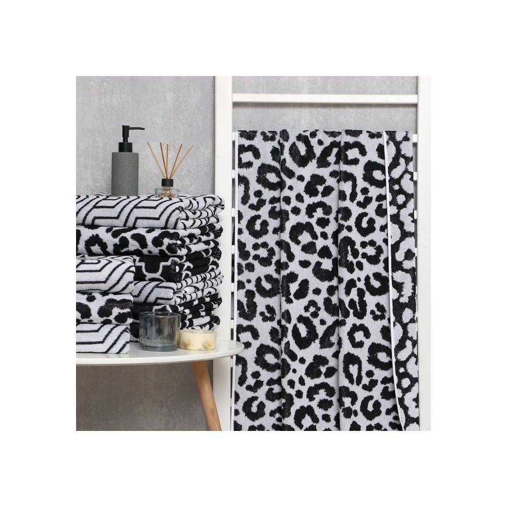 Изображение товара Махровое полотенце Этель Leopard черное 70x130 см из 100% хлопка
