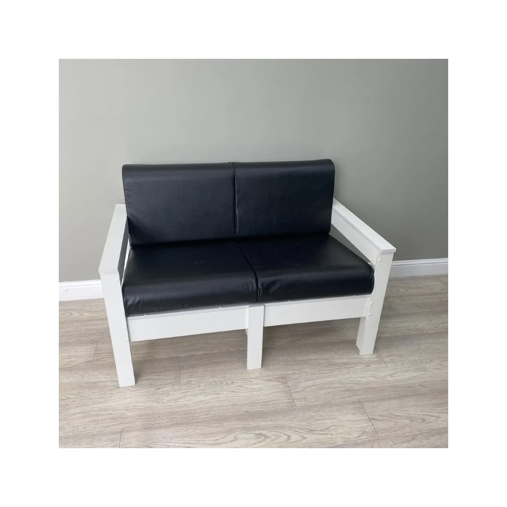 Изображение товара Диван 2-х местный NEW VICTORIA с белым каркасом и черным кожзамом