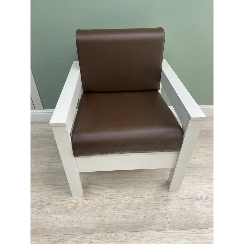 Изображение товара Кресло NEW VICTORIA каркас белый кожзам шоколадный К0030