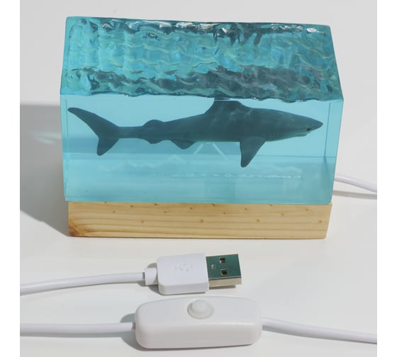 Изображение товара Настольный декоративный светильник-ночник Saros Polymer "Акула" из эпоксидной смолы, 6000К, 5V, 1ВТ, (V1) 500002