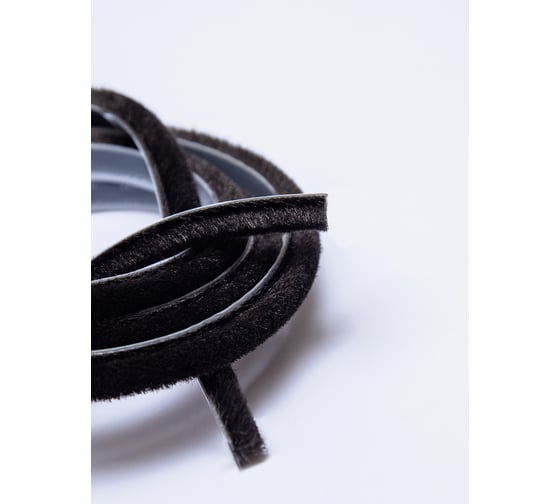 Изображение товара Фетр уплотнитель для москитных сеток щеточный самоклеящийся KOMFORT москитные системы 7 6 мм чёрный 2 м ФУМС5454