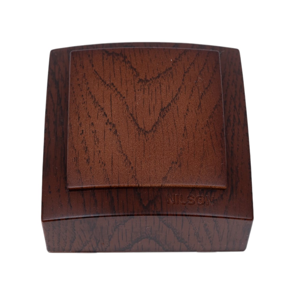 Изображение товара Выключатель NILSON 1ОП орех Themis wood накладной для освещения IP20