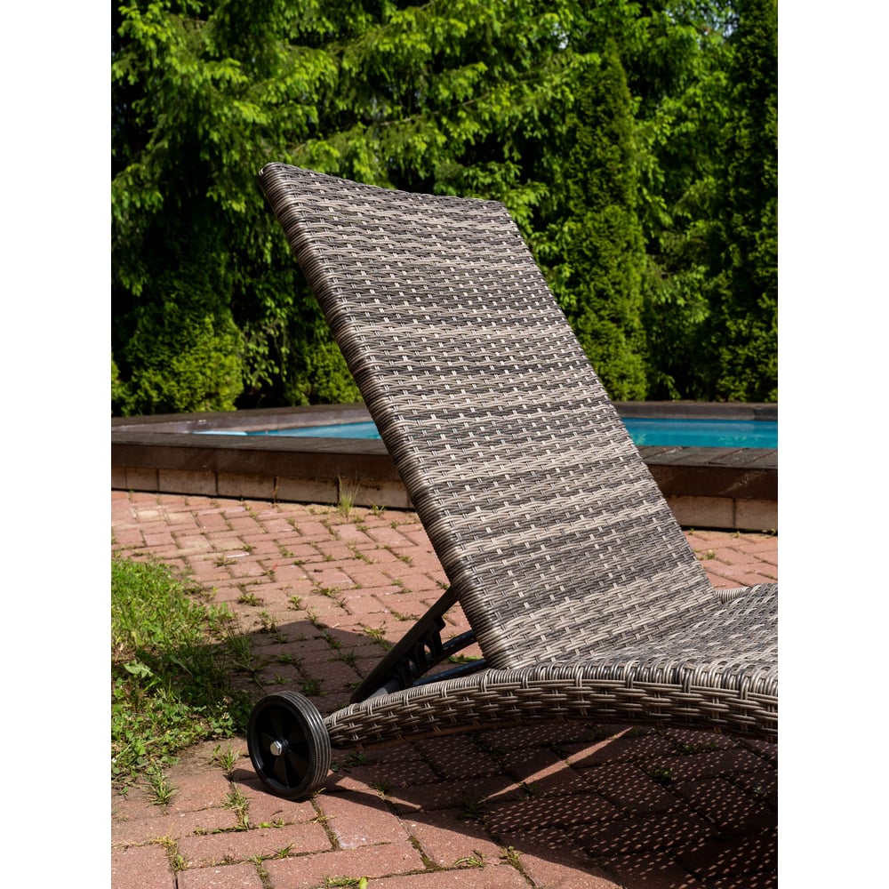 Изображение товара Шезлонг Royal Family AGATA серый с прочными материалами и водонепроницаемостью