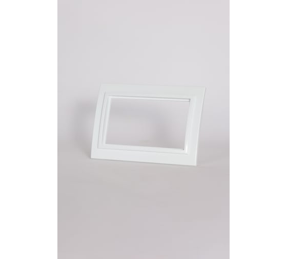 Изображение товара Рамка Elbi Zena Белоснежный для 2-й розетки с заземлением 608-015600-907