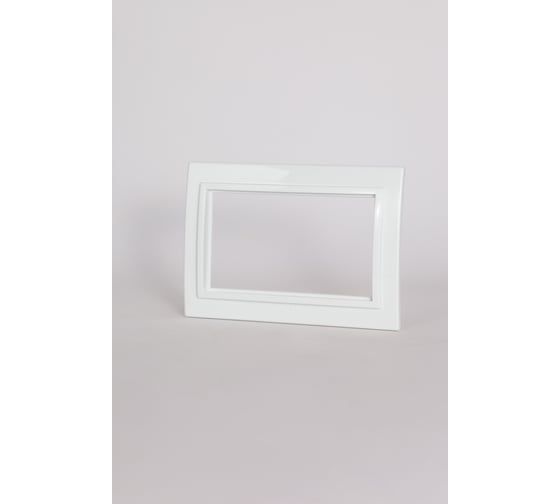 Изображение товара Рамка Elbi Zena Белоснежный для 2-й розетки без заземления 608-015600-908