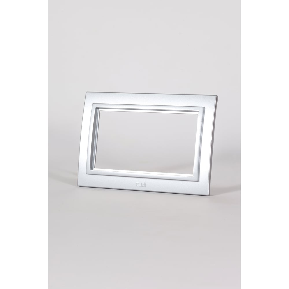 Изображение товара Рамка Elbi Zena для 2 розеток с заземлением серебристый металлик IP20