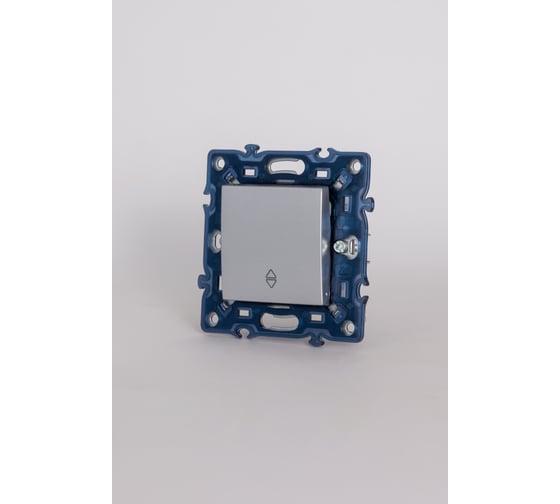 Изображение товара 1-клавишный проходной выключатель Elbi Moda Vox M+K серый металлик 611-041031-209