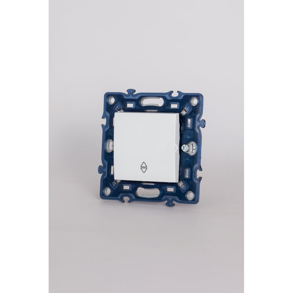 Изображение товара 1-клавишный проходной выключатель Elbi Moda Vox Белый M+K 611-040231-209