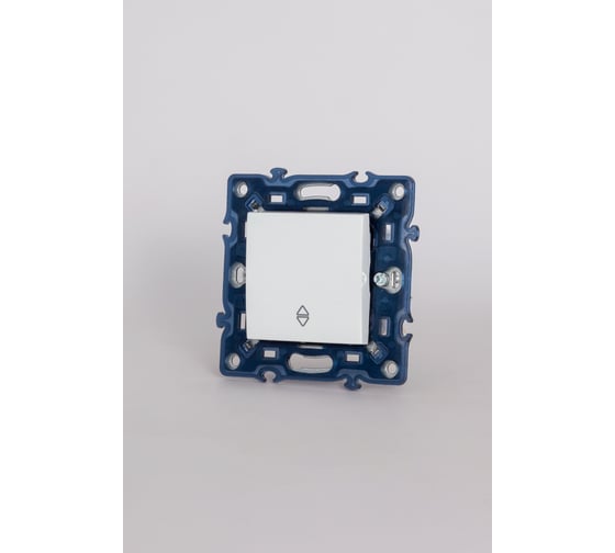 Изображение товара 1-клавишный проходной выключатель Elbi Moda Vox Белый M+K 611-040231-209