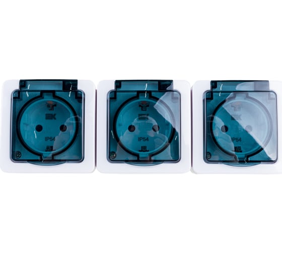 Изображение товара 3-местная розетка IEK ГЕРМЕС PLUS РСб23-3-ГПБдс заземляющим контактом, открытой установки, IP54, дымчатый ERMP32-K03-16-54-EC