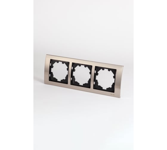 Изображение товара Рамка 3-местная Elbi Zena Platin Сталь 500-073000-227