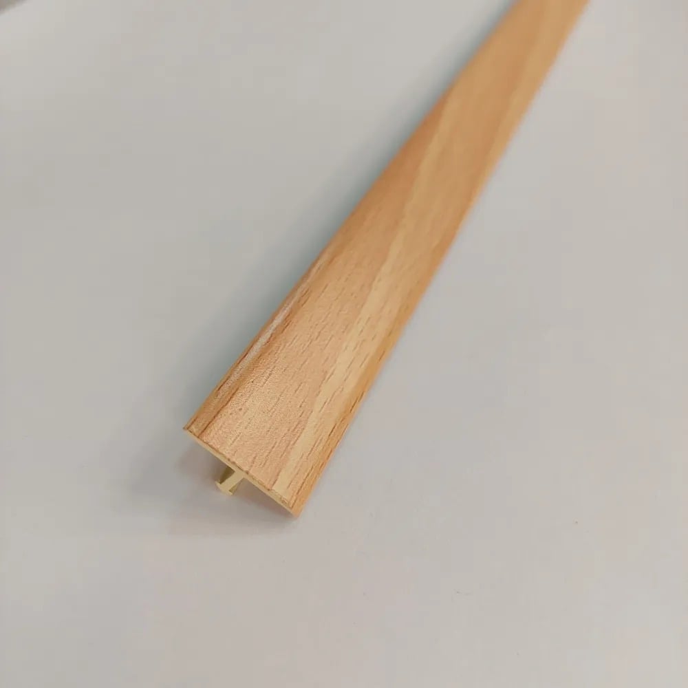 Изображение товара Стыкоперекрывающий Т образный алюминиевый порог Алком-М ПД 09 одноуровневый стык, 18x9 мм, 900 мм, бук ПД09-0065