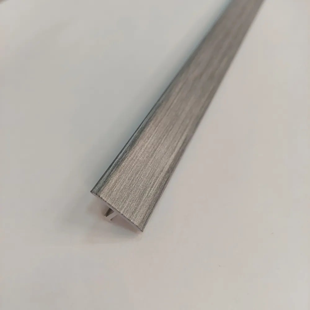 Изображение товара Стыкоперекрывающий Т образный алюминиевый порог Алком-М ПД 09 900 мм тиковое дерево