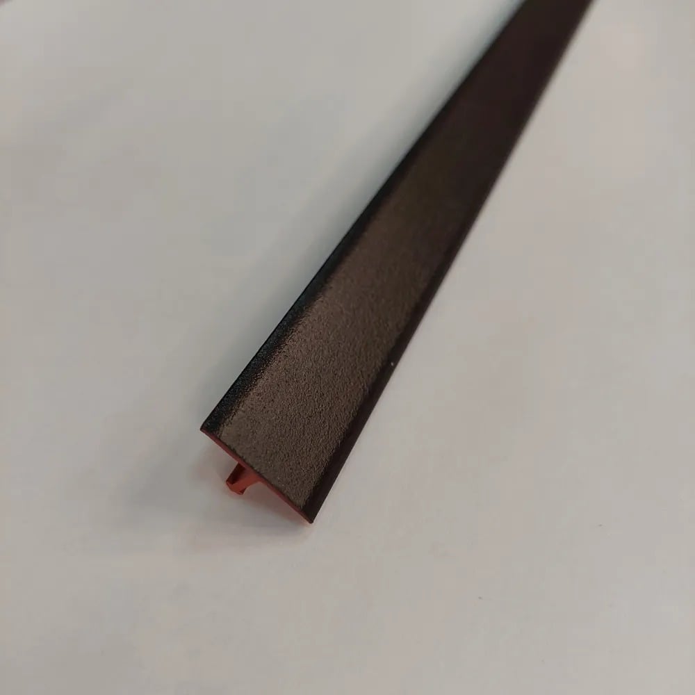 Изображение товара Стыкоперекрывающий Т образный алюминиевый порог Алком-М ПД 09 одноуровневый стык, 18x9 мм, 2700 мм, венге ПД09-0048