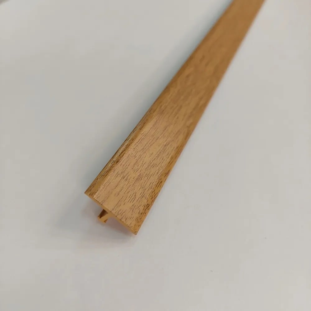 Изображение товара Алюминиевый порог Т образный 18x9 мм дуб деревенский Алком-М ПД 09 2700 мм