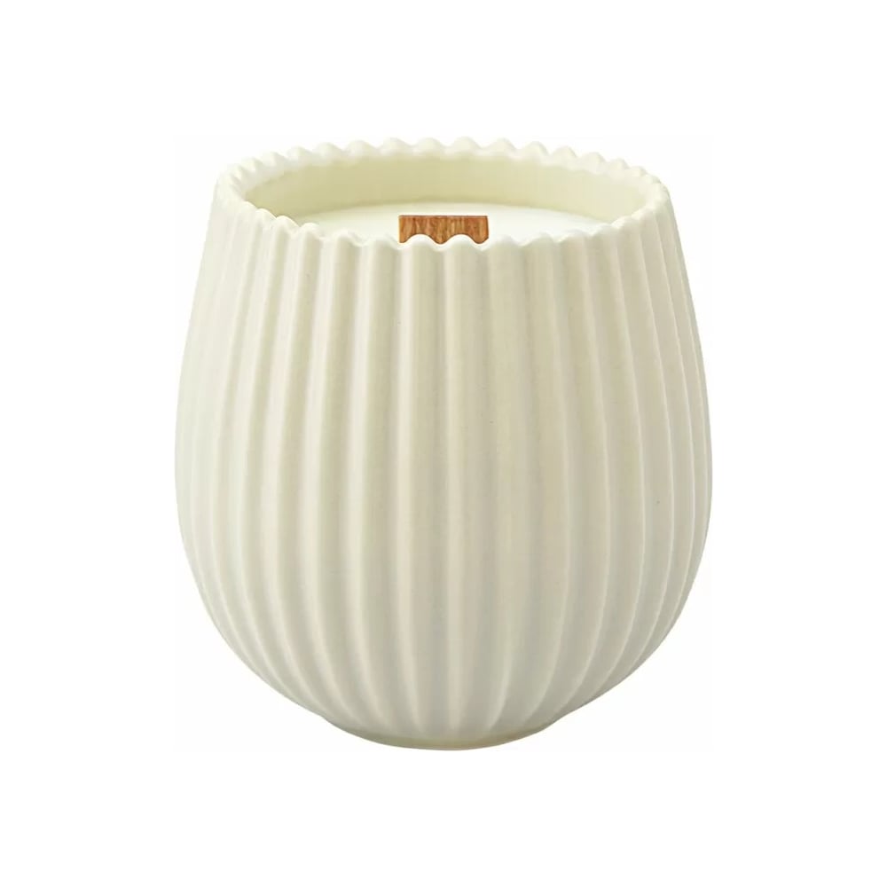 Изображение товара Ароматическая свеча с деревянным фитилём Italian Cypress 60 часов Edge Tkano бежевый