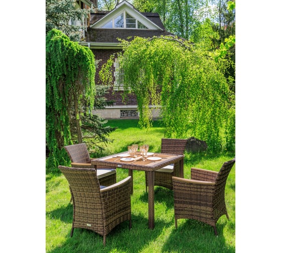 Изображение товара Обеденный комплект садовой мебели AMELIA Royal Family коричневого цвета на 4 персоны 760-763-61-21