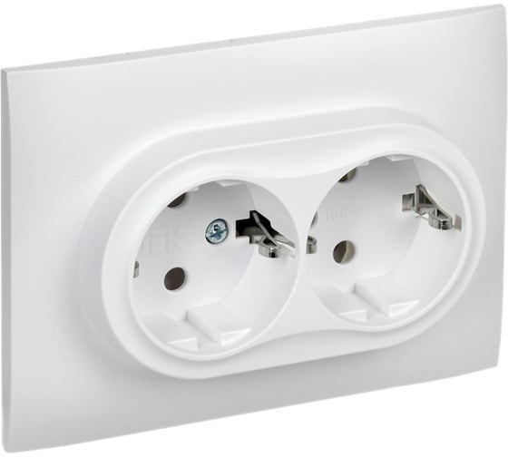 Изображение товара Розетка 2-местная IEK SKANDY с заземлением без защитных шторок 16А в сборе SK-R08W арктический белый SK-R21-16-K01-F