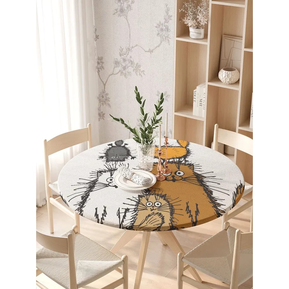 Изображение товара Скатерть JoyArty Семейство котов круглая 105-120 см