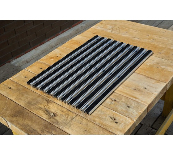 Изображение товара Придверная решетка Gidrolica щетка+скребок, 390х590х23 мм 30034