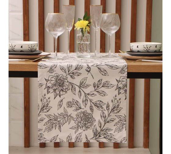 Изображение товара Дорожка на стол Этель Black flowers 40x149см, 100% хл, саржа 190 г/м2 10283364