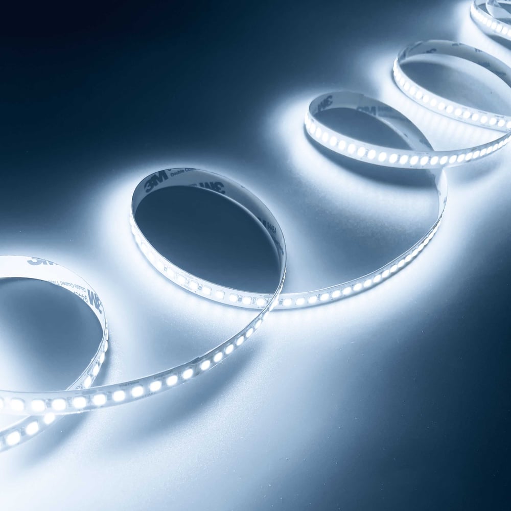 Изображение товара Светодиодная лента Geniled 3м 24В 16Вт/м IP33 холодный белый 180LED/m