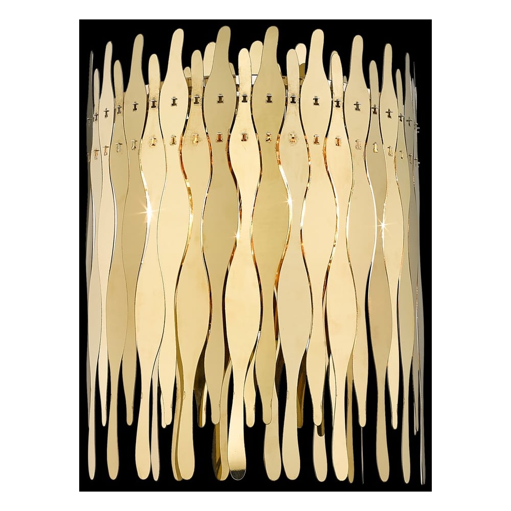 Изображение товара Настенный светильник Wertmark CELINA с 3 лампами в золотом цвете