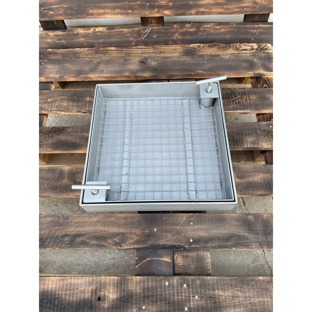 Изображение товара Люк скрытый под тротуарную плитку 400x400 мм АРМАВИРПОЛИПРОМ, нагрузка до 3 т, сталь