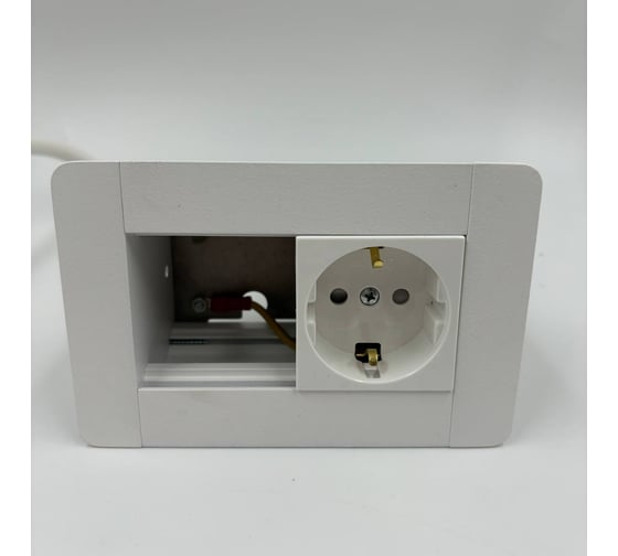 Изображение товара Встраиаемая модульная розетка Inrior на 1 EURO и свободный модуль под стандарт Legrand 45x45 LD-02-10